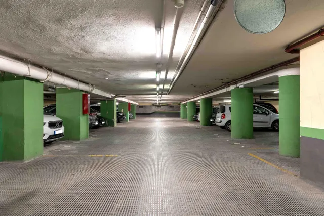 Parking de moto 2m² en alquiler - Eixample — 12