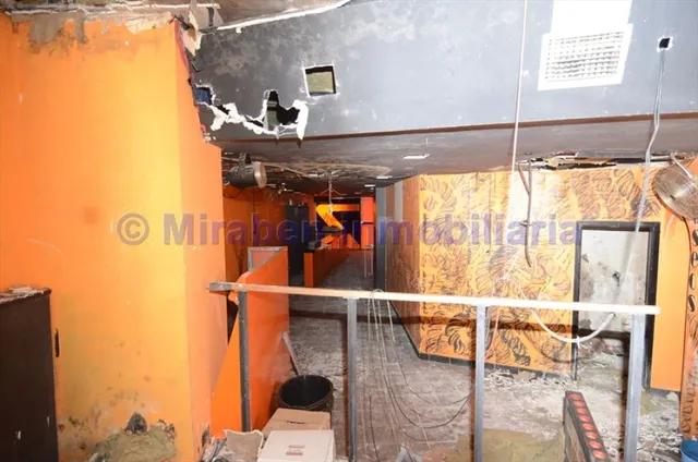 Local comercial en venta — 12