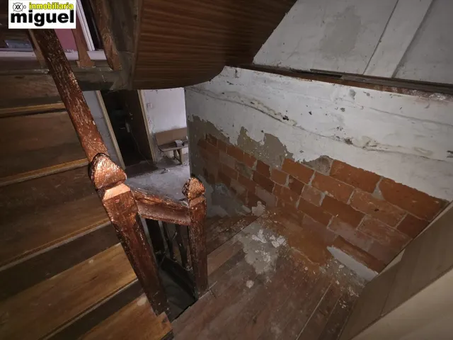 Se vende gran casa de piedra con cuadra anexa en Herrerías — 24