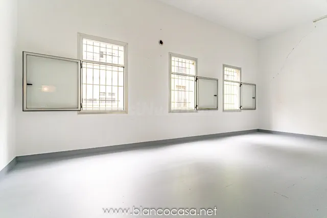 Amplio bajo comercial en venta - foto 3