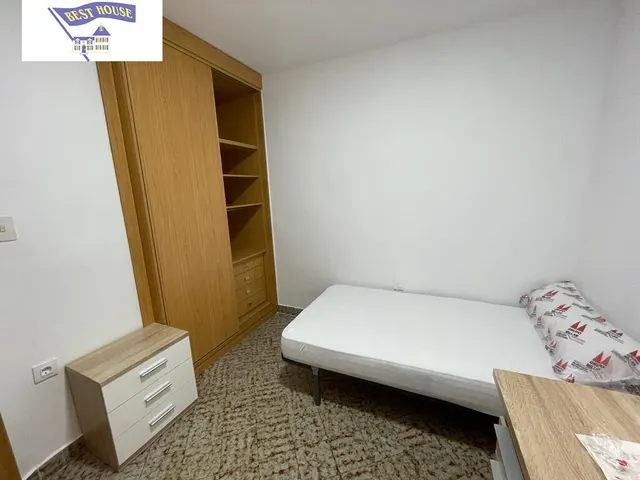 habitaciones EN PISO PARA ESTUDIANTES ZONA HOSPITAL — 18