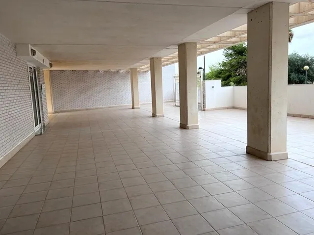 Se alquila local en planta baja en Cartagena — 4