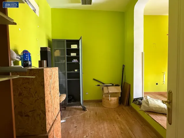 INMOBILIARIA ARBETETA VENDE EDIFICIO PARA REFORMAR EN PLENO CENTRO DE GUADALAJARA. — 14