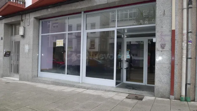 Magnifico local comercial con amplio escaparate n zona Posio
