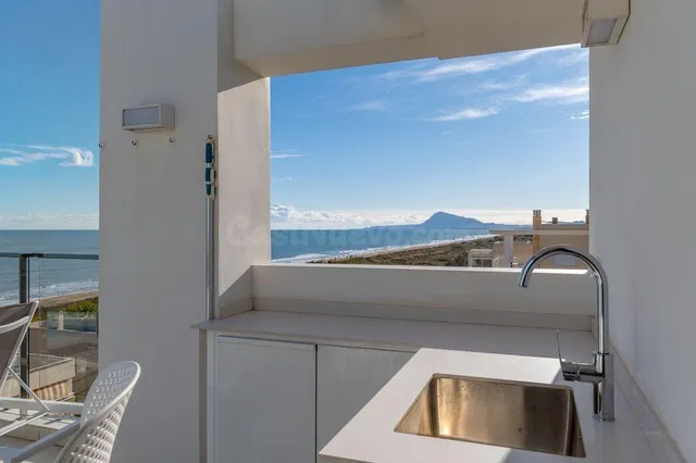 Ático de lujo con piscina privada y vistas al mar en Oliva P - foto 4