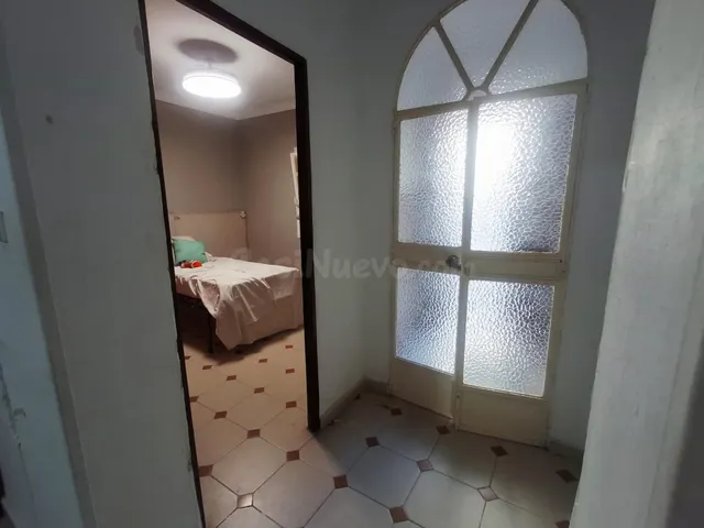 CASA CON PATIO Y 52 M2 DE AZOTEA PARA REFORMAR EN CAMAS - foto 5