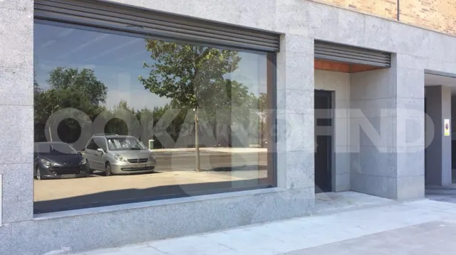 LOCAL COMERCIAL EN BRUTO, JUNTO AL NUEVO HOSPITAL.