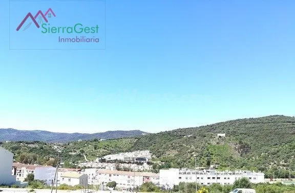 VENTA AMPLIO SOLAR