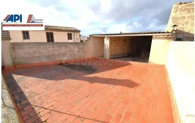 Casa de pueblo con patio y garaje en Muro