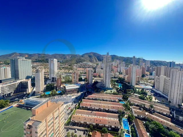 Espectacular piso en planta 27 con vistas panorámicas y ubicación privilegiada — 36