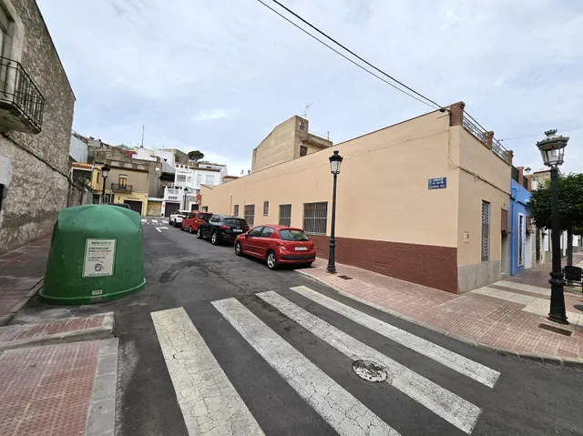 Se vende casa en casco antiguo de Oropesa, detrás del ayuntamiento. Casa con fachada a 3 calles — 5