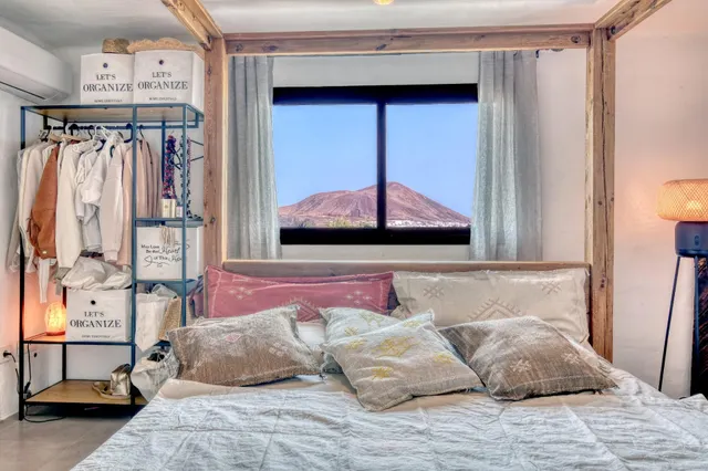Finca independiente con jardín privado y vistas abiertas en Las Cabreras, Lanzarote. — 26