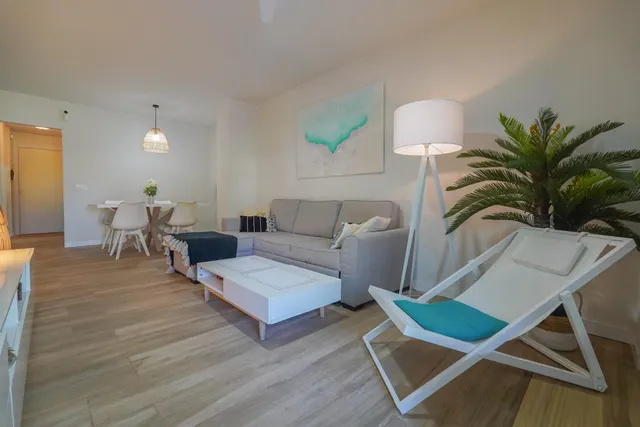 Piso reformado en Cambrils con piscina y parking incluido — 10