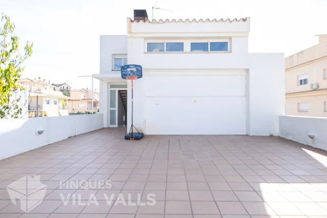 Chalet con piscina y 6 habitaciones en Can Regasol — 8