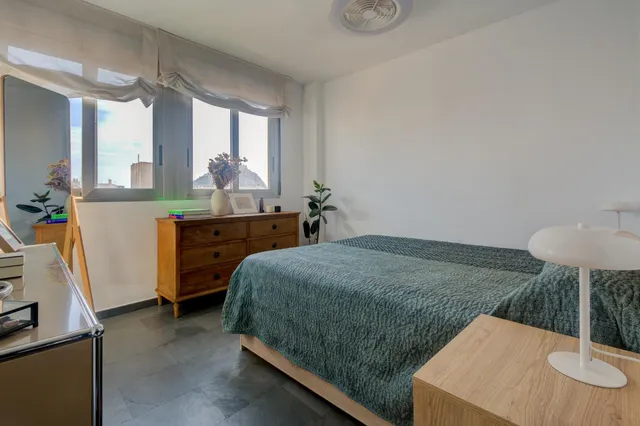 Ático con solárium de una habitación doble y un despacho en Avda. General Marvá — 24