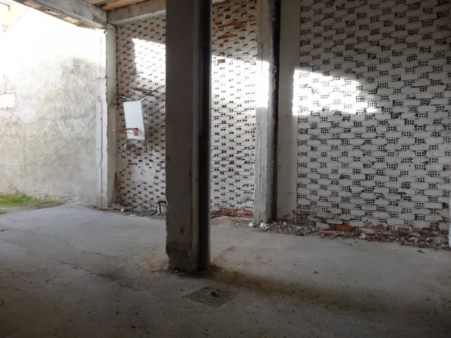 Local comercial o de Industria en sótano — 2