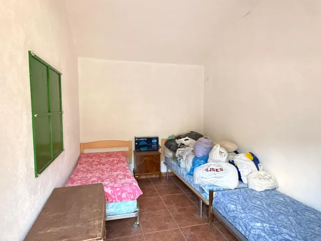 Finca rústica de 26 ha con 3.000 olivos ecológicos, cortijos y alta producción. — 38