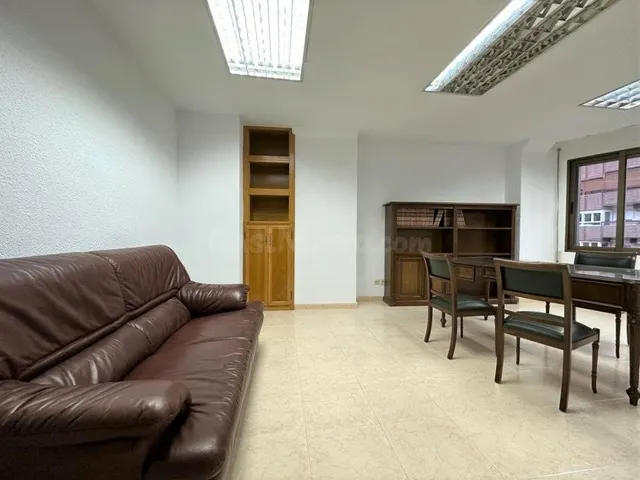 ¿Estás buscando una oficina en el paseo de Almería? - foto 4