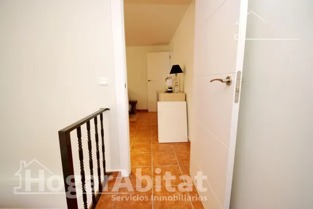 CHALET SEMINUEVO CON TERRAZA Y GARAJE — 34