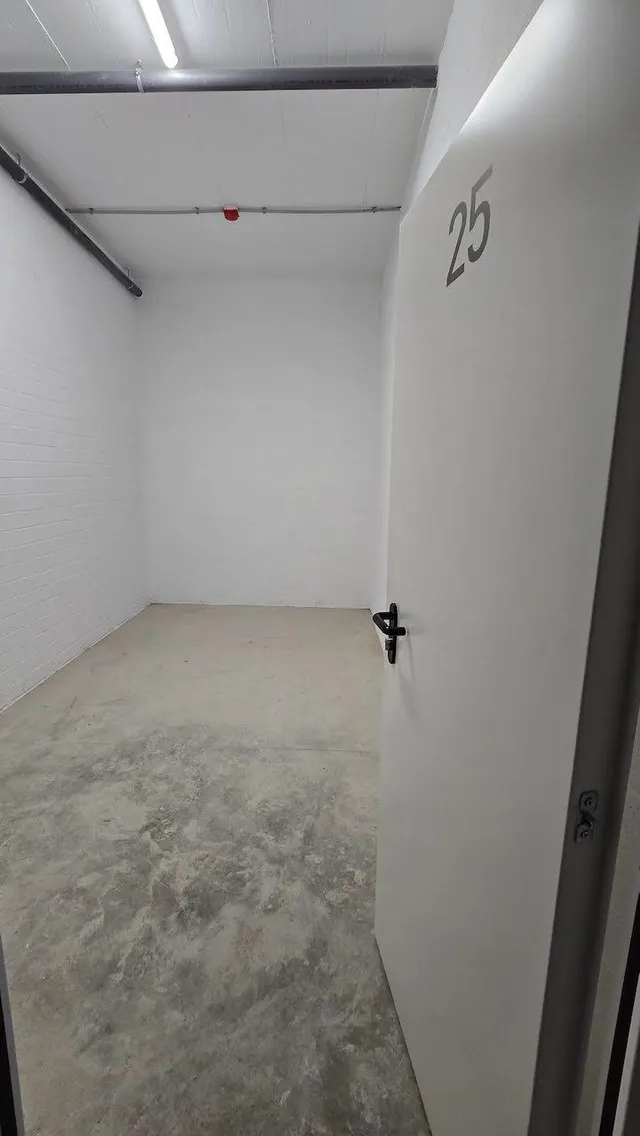 Piso nuevo a estrenar, con terraza, pk, trastero, ascensor y patio comunitario. Súper céntrico. — 27