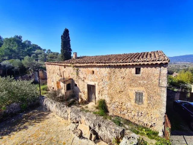 Finca rústica histórica en Santa Eugènia con vistas a la mon - foto 3