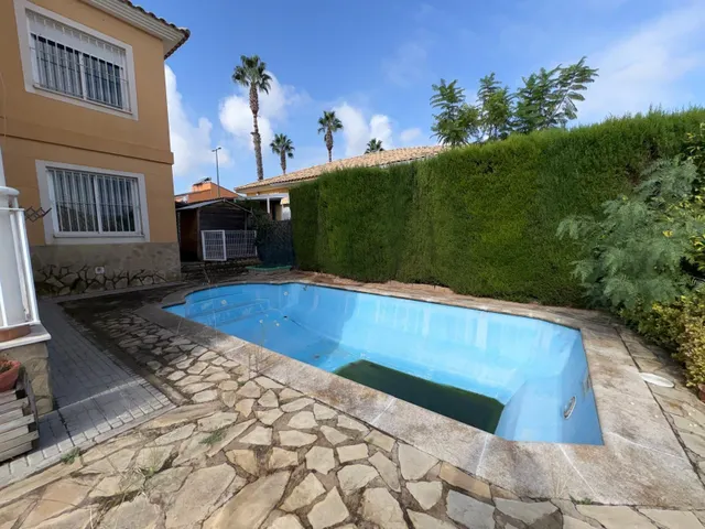Chalet independiente en Urbanización Vall de Lliria — 10