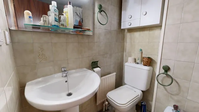 Amplia Vivienda en Avenida César Augusto con Garaje — 29