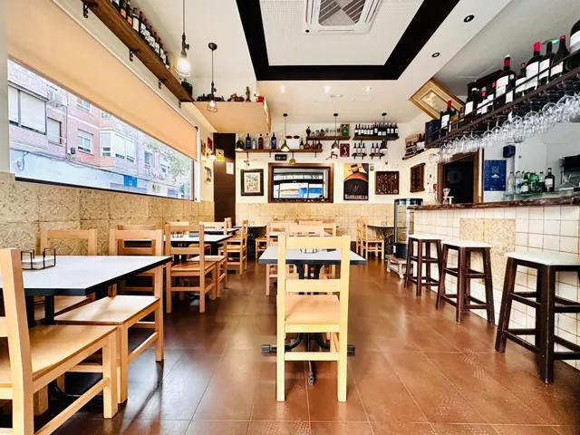 Bar-taberna en pleno funcionamiento – zaidín/vergeles, Granada — 10
