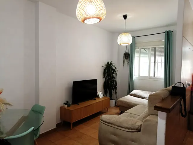 Apartamento en planta baja con patio en Huerta del Rosario - foto 2