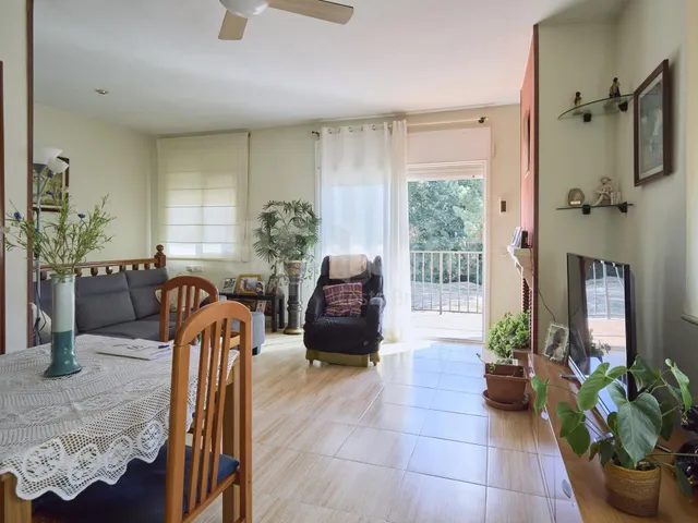 Casa con piscina y jardín en Lloret de Mar – lista para entr - foto 2