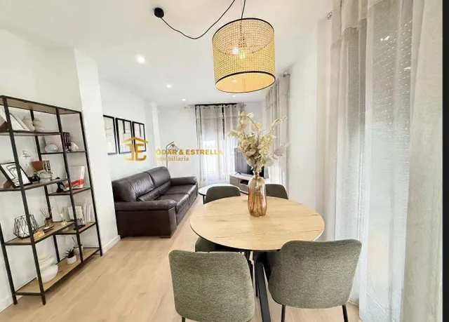 APARTAMENTO EN EL CENTRO DOS DORMITORIOS Y PLAZA DE GARAJE
