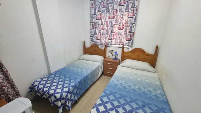 Apartamento de 2 dormitorios a 700 m. del mar, con piscina comunitaria y garaje - zona Torrevieja - — 13