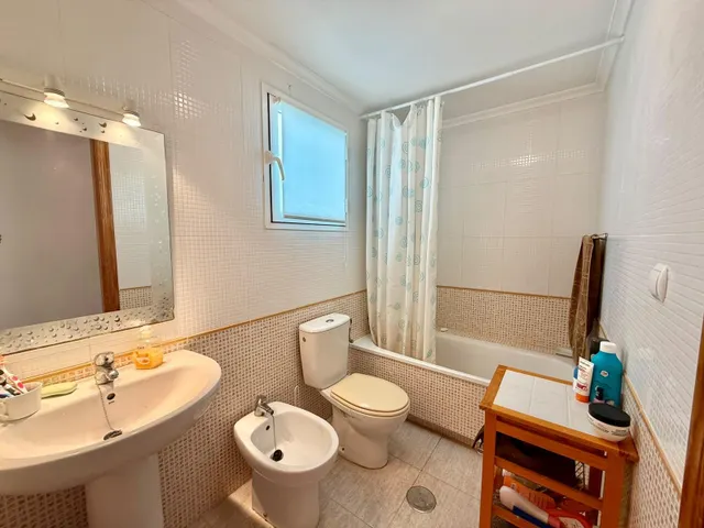 Ático con piscina comunitaria, Alicante, Torrevieja. 2 habitaciones | 63 m2 | A 100 metros del mar — 11
