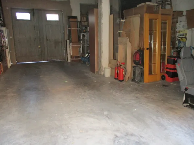 LOCAL COMERCIAL CON PATIO Y GARAJE — 2