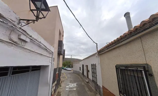 SE VENDE piso OKUPA en C CALLE REAL 51 D de Nacimiento - foto 4
