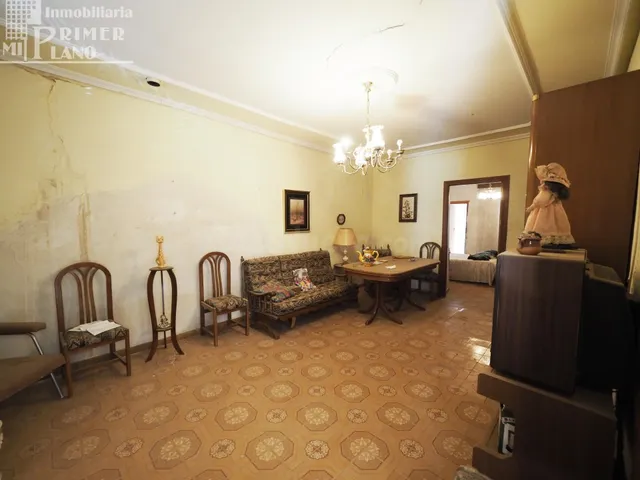 Se vende casa de planta baja para reformar con 159 m2 de sup
