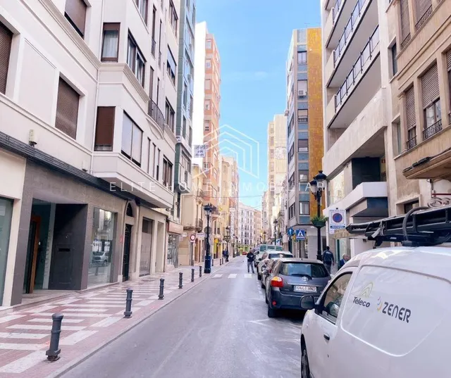 ATENCIÓN INVERSORES! LOCAL CÉNTRICO Y REFORMADO EN VENTA Y A