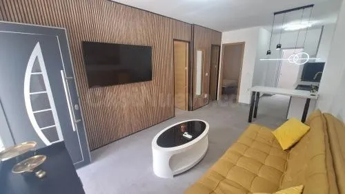 ✨ Elegancia y modernidad: casa totalmente reformada con toqu - foto 2