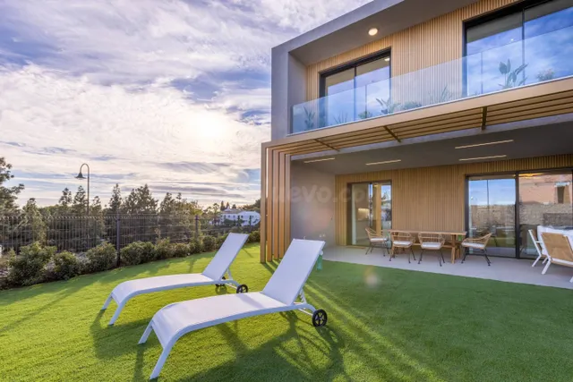 Espectacular casa adosada de Lujo con vistas al mar en venta - foto 2