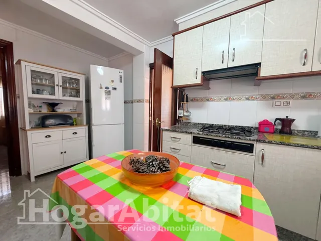 CHALET CON PISCINA, GARAJE Y TERRAZA — 31