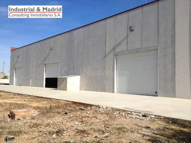 VENTA DE NAVE INDEPENDIENTE EN LOECHES - foto 4