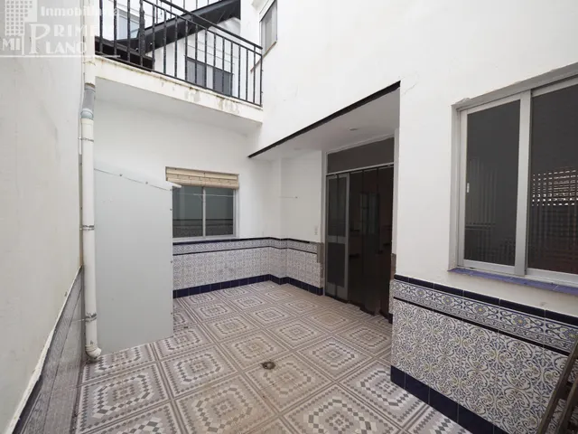 Amplia Casa en Tomelloso con Garaje Privado y Buhardilla — 11