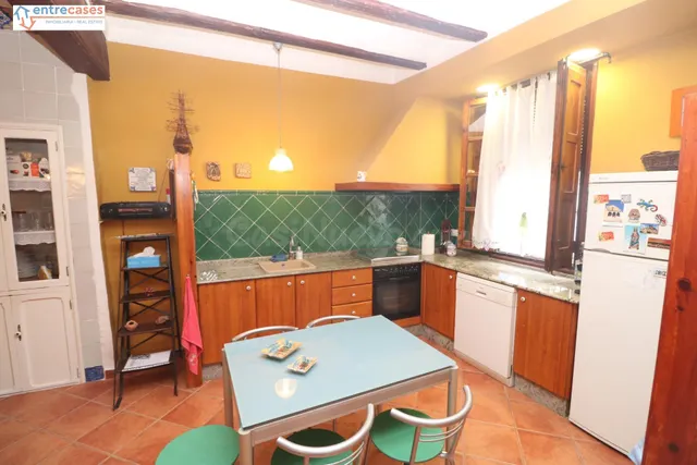 CASA CON ALMA EN EL CENTRO DE QUART DE LES VALLS | 4 HAB. +  - foto 3