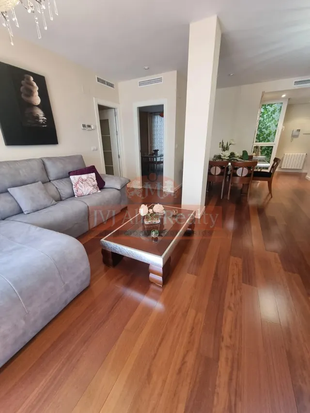 Se vende magnifica vivienda en pleno centro de la ciudad con - foto 4