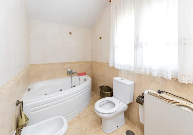 Chalet independiente con piscina privada en Barrio de Monachil – Vistas espectaculares y gran parcela. — 27
