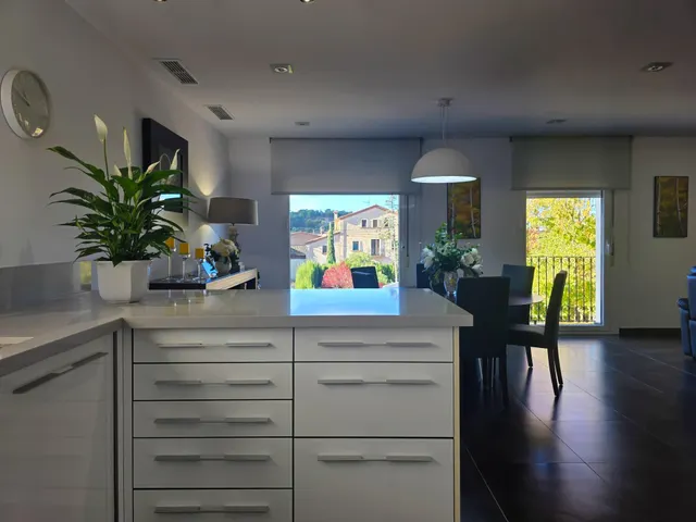 CASA DE 2 PLANTAS CON APARTAMENTO Y JARDIN — 33