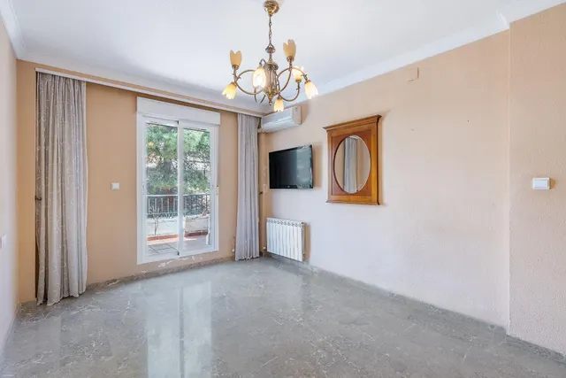 ADOSADA EN URBANIZACIÓN EN HUETOR VEGA — 17