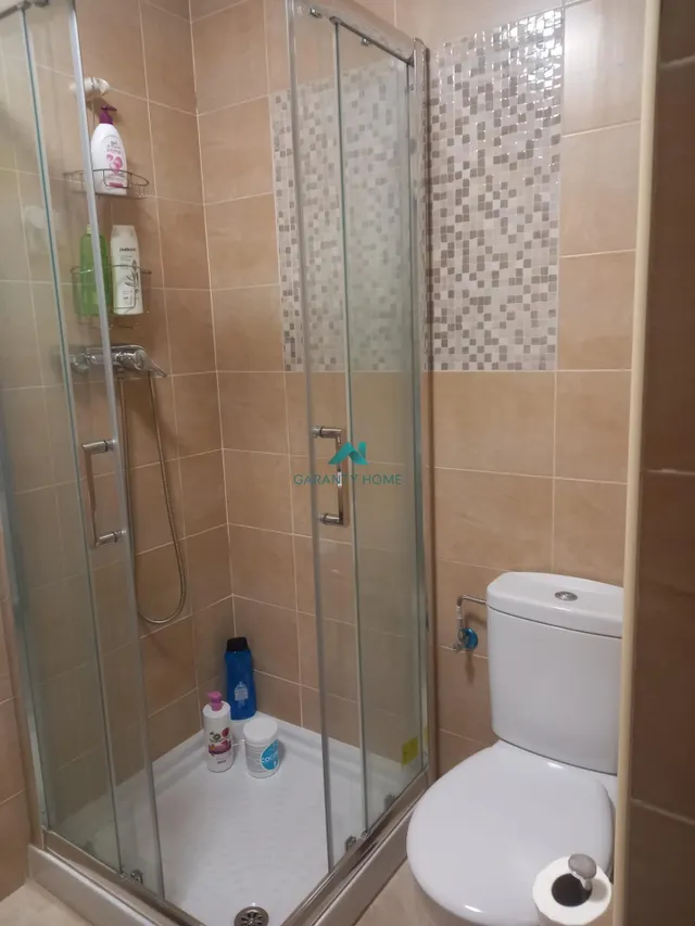 Se vende bajo en Treto — 32