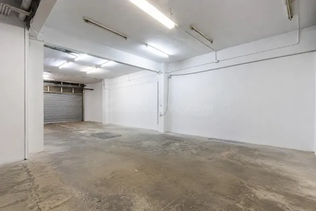 LOCAL EN VENTA EN CARRER COMÈDIES, PLENO CENTRO DE SABADELL - foto 3