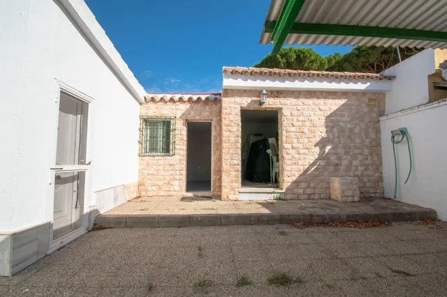 Venta de chalet en las mogarizas con 1125 metros de parcela urbano — 38
